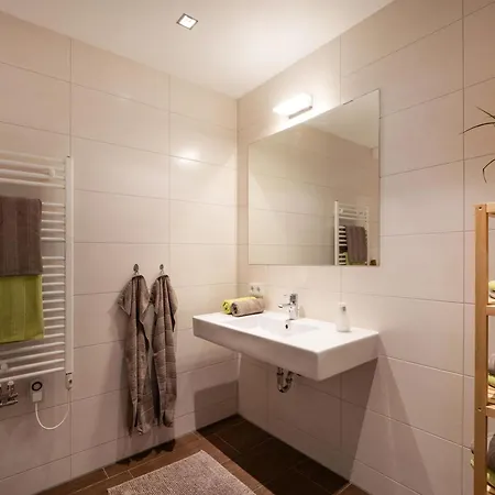 Alpensuiten المو